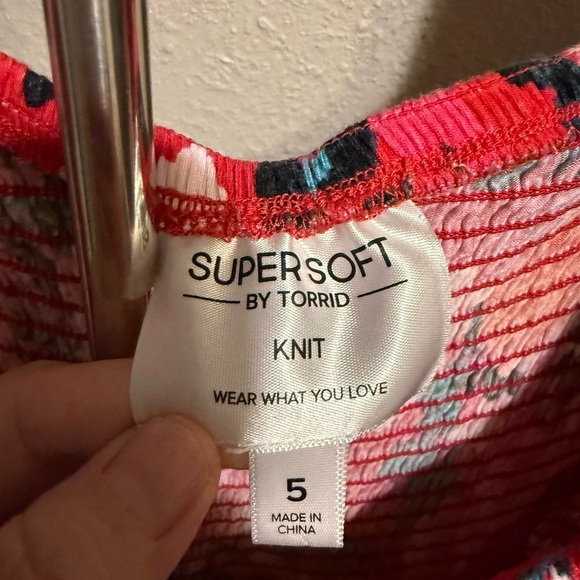 Torrid Floral Smocked Babydoll Dress in Red & Pink – Size 28 - Picture 4 of 9